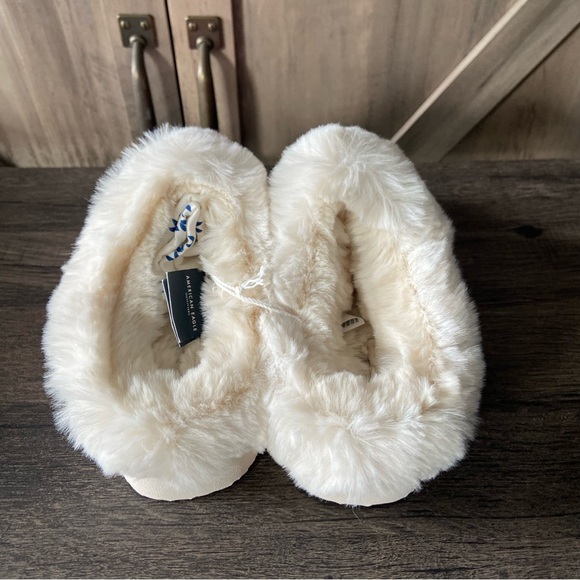 American Eagle Outfitters Pink Checkered Floral Fuzzy Slippers Size 10 NWT - Picture 5 of 8